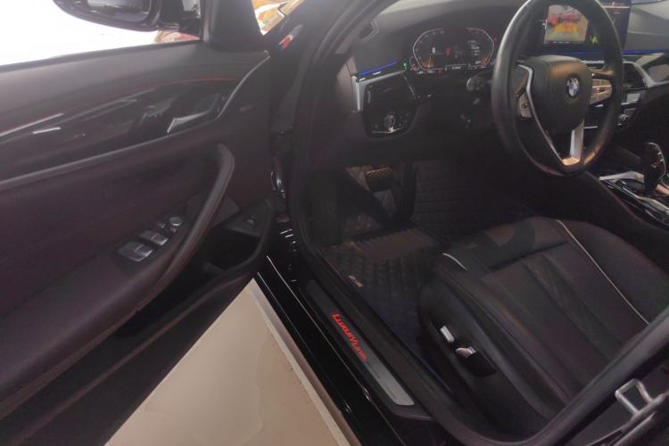 Used BMW 5 Series 2022 Restyled 525Li Luxury Package Driver Seat