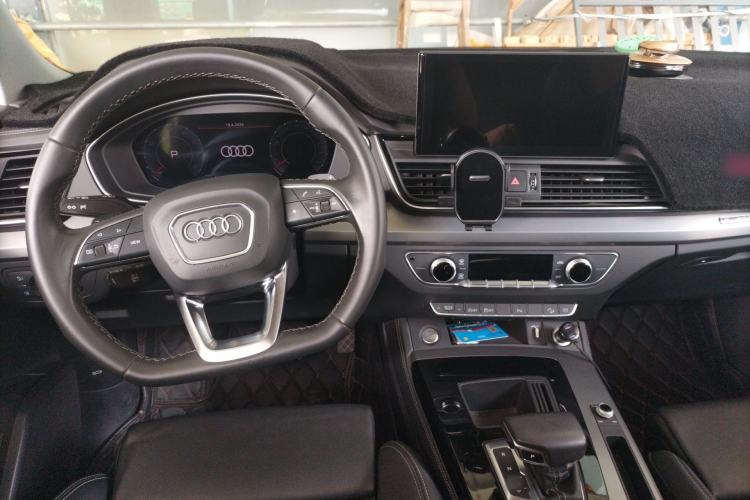 Used Audi Q5L 2022 40T Fashionable and Dynamic Model

