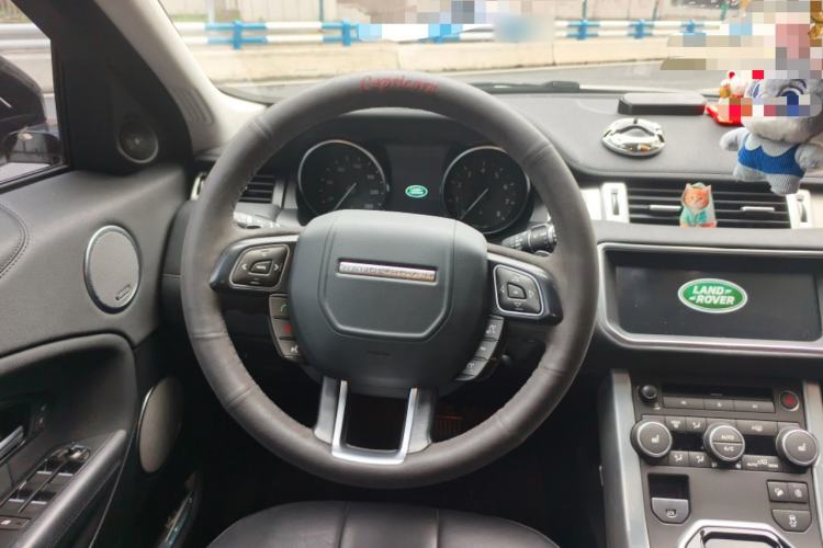 Used Land Rover Range Evoque 2018 240 PS SE Smart Brilliance Edition Steering Wheel