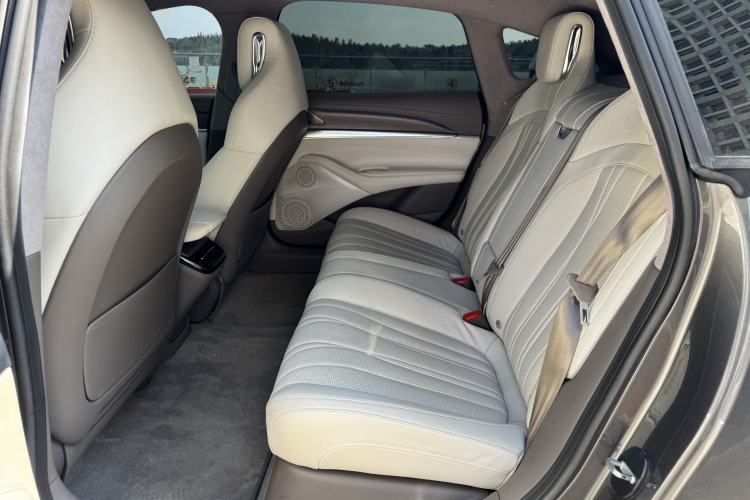 Used IM L7 2022 Pro Model Interior 9