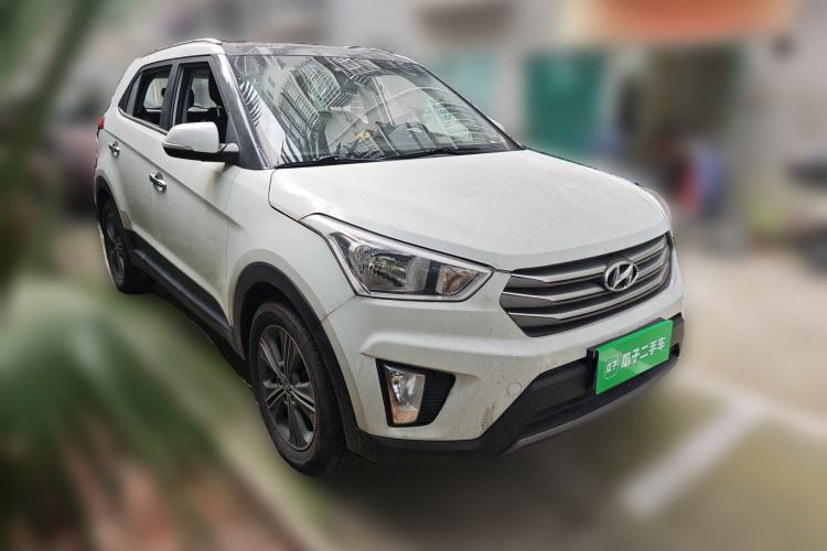 Used Hyundai ix25 2015 1.6L Automatic Two-Wheel Drive Smart GLS Trim Front Right 45 Deg