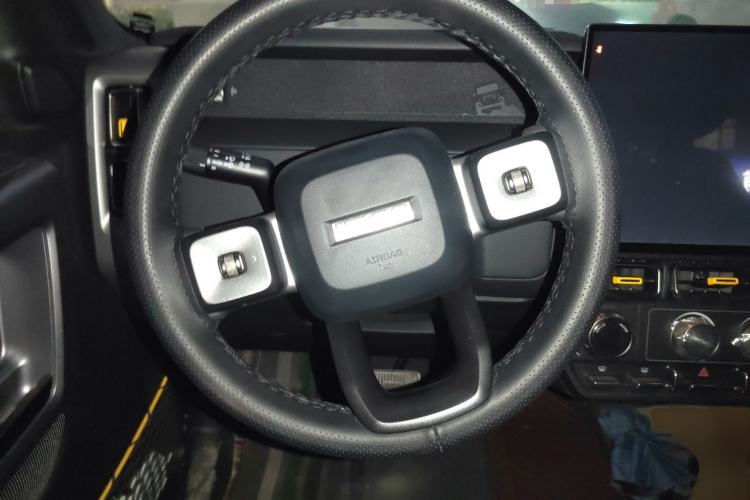 Used iCAR V23 2025 401 Two-Wheel Drive Intelligent Driving Version Steering Wheel