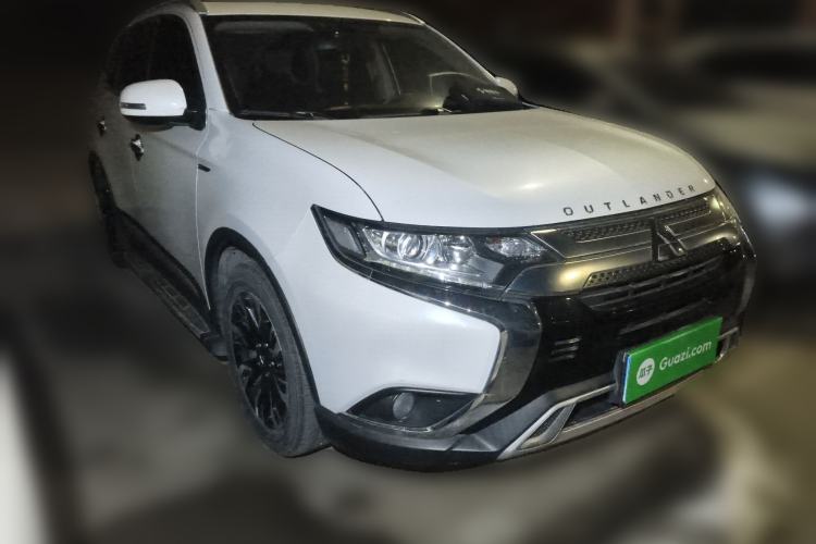 Used Mitsubishi Outlander 2020 2.0L Two-Wheel Drive Comfort Edition 7-Seater
