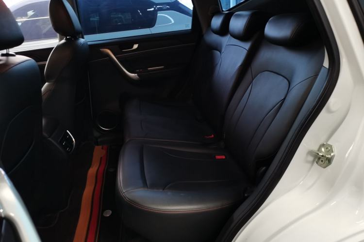 Used Haval M6 2019 1.5T DCT Two-Wheel Drive Elite Version China VI Standard Left Rear Seat