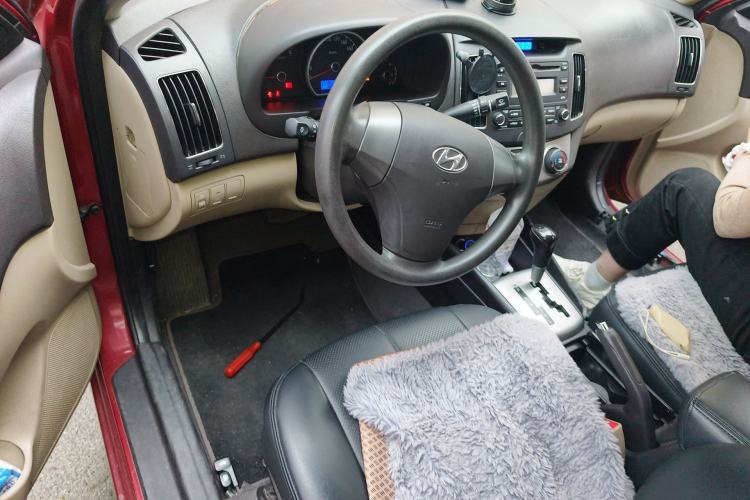 Used Hyundai Celesta 2011 1.6L Automatic Comfort Edition Center Console