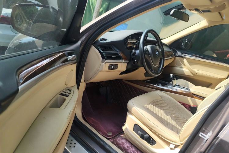 Used BMW X5 2013 xDrive35i Luxury Model
