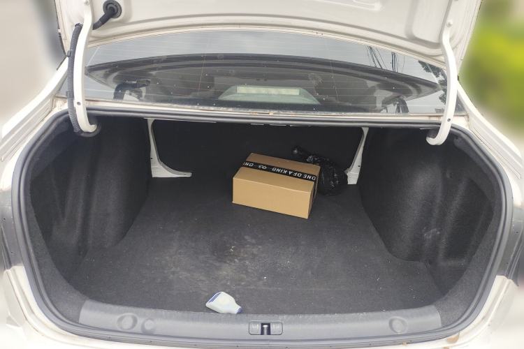 Used Volkswagen Lavida 2015 1.6L Manual Fashion Edition
