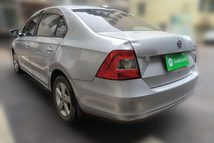 Used Skoda Rapid 2013 1.6L Automatic Smart Selection Model
