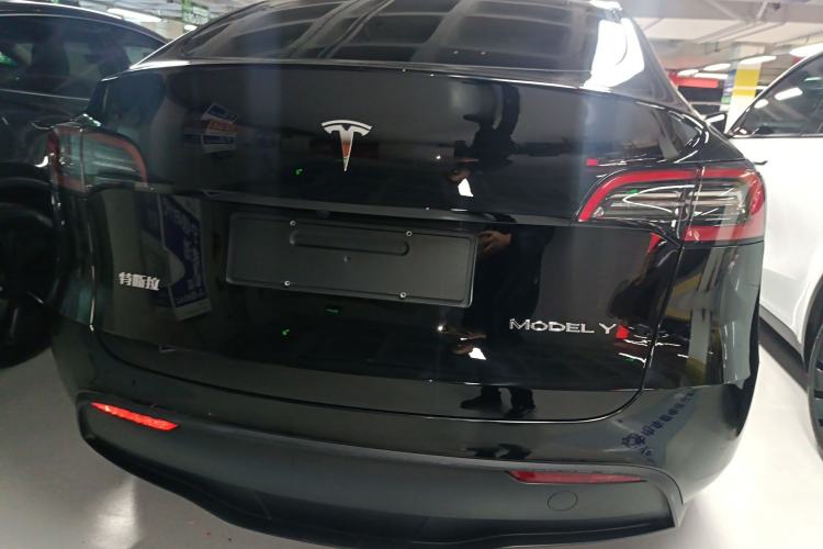 Used Tesla Model Y 2022 Long-Range All-Wheel-Drive Version