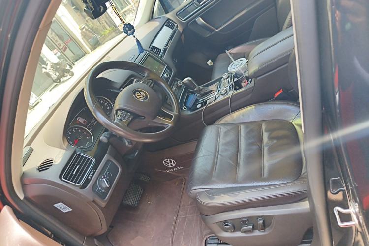 Used Volkswagen Touareg 2018 3.0 TSI Glory Collection Edition
