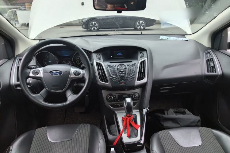 Used Ford Focus 2012 Sedan 1.6L Automatic Fashion Edition