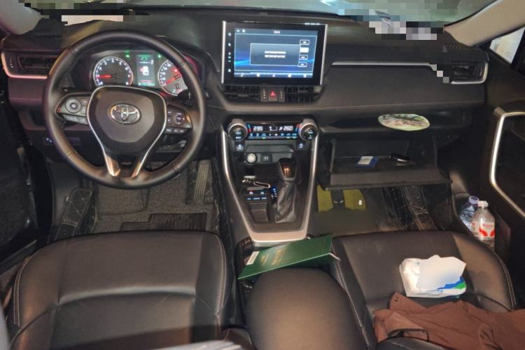 Used Toyota Wildlander 2020 2.0L CVT Two-Wheel Drive Luxury Edition Center Console