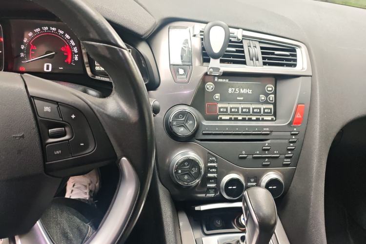 Used DS 5 2014 1.6T Luxury Edition THP160
