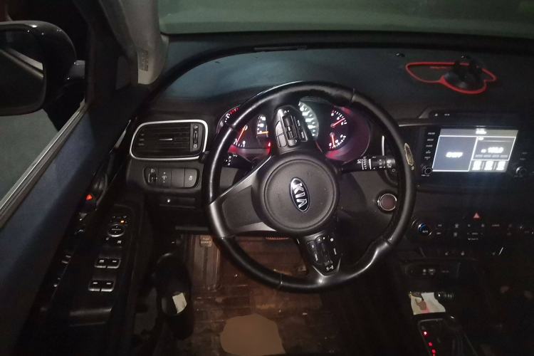 Used Kia Sorento 2015 Sorento L 2.2T Diesel 4WD Elite Edition 7 Seats China IV Standard