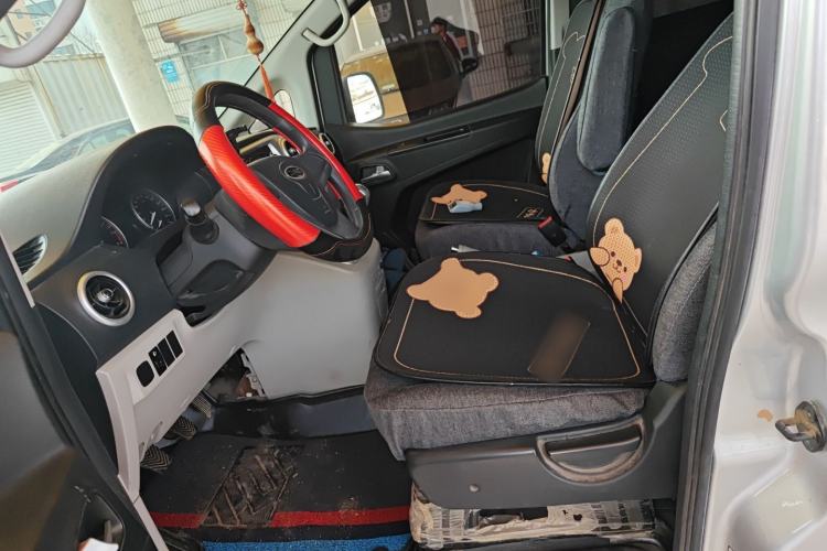 Used JAC Refine M3 2019 PLUS Maker Edition 1.8L Luxury Smart Model with 9 Seats Left Front Seat