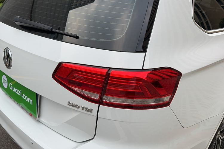 Used Volkswagen Variant 2018 380TSI Two-Wheel Drive Comfort Edition
