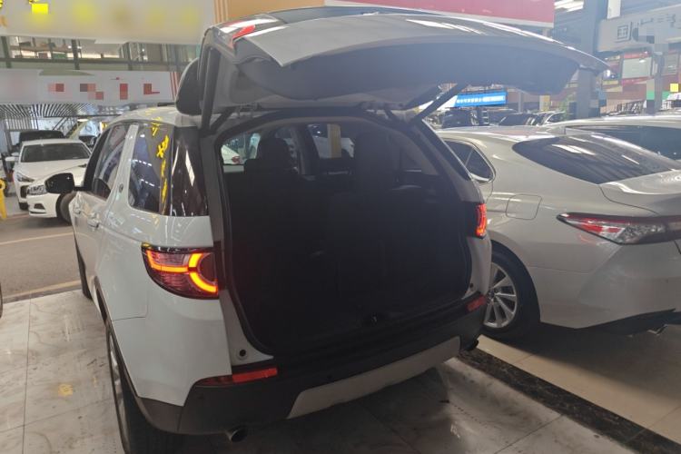 Used Land Rover Discovery Sport 2016 2.0T HSE Trunk