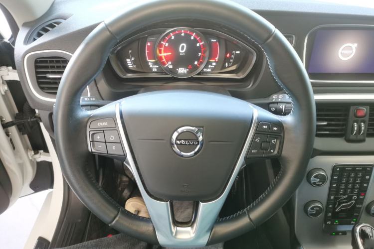 Used Volvo V40 2017 T3 Zhiya Edition