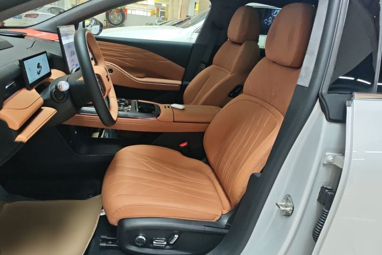 Used Geely Galaxy Galaxy 8 2025 130km EM-i Flagship Edition
