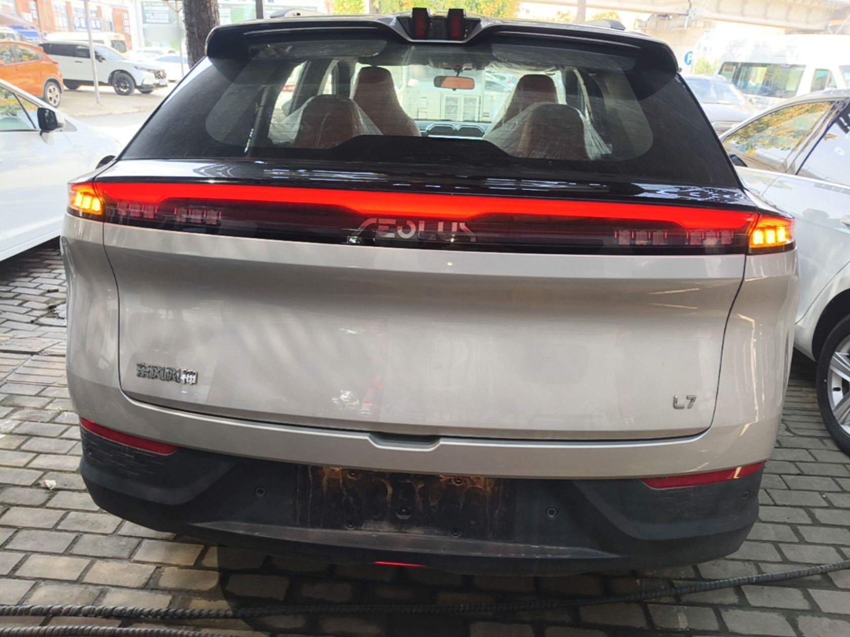 Dongfeng Aeolus L7 New Energy 2024 205 Air — снимка 5