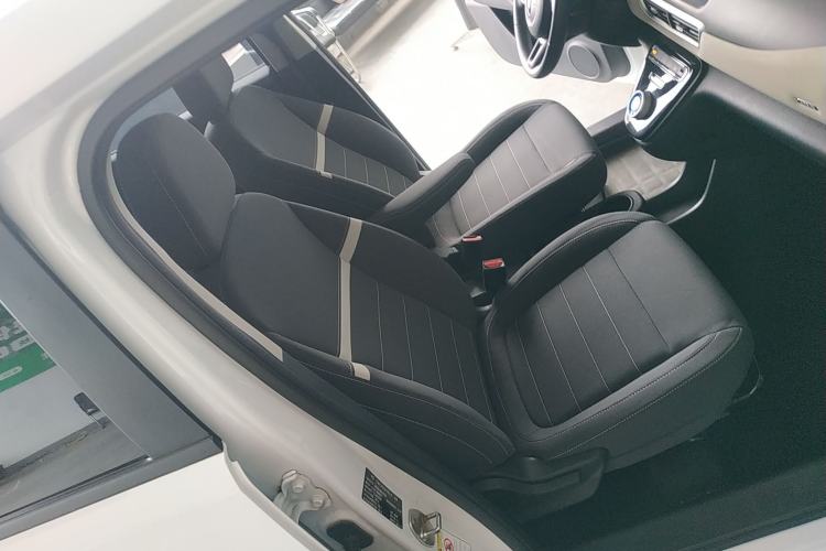 Used ORA White Cat 2022 Upgraded Model 305km Range Luxury Version Lithium Iron Phosphate
