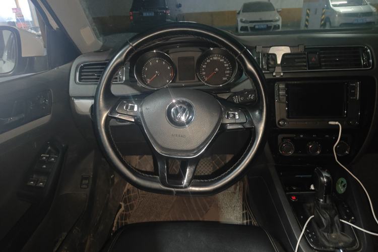 Used Volkswagen Sagitar 2018 1.6L Automatic Comfort Model Steering Wheel