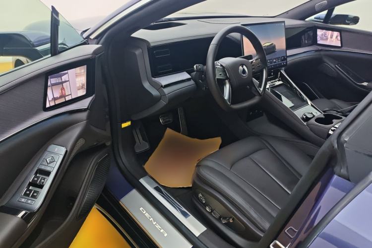 Used Denza Z9 2024 1100 km All-Wheel-Drive Ultra Version Driver Seat