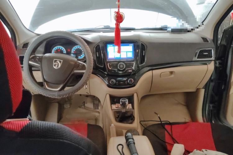 Used Baojun 730 2014 1.5L manual luxury trim 7 seats
