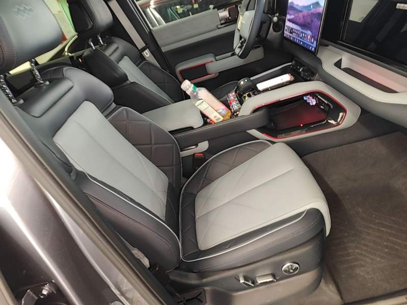 Used Formula Leopard 5 2023 Navigator Edition — 24