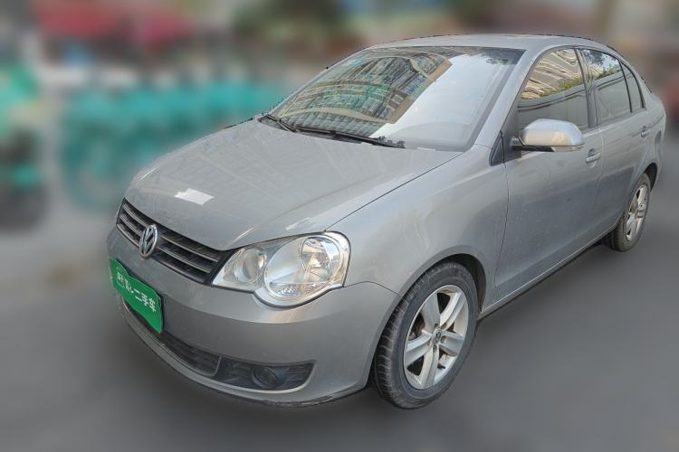 Used Volkswagen Polo 2011 Jingqu 1.6L Manual - Real Cool Edition