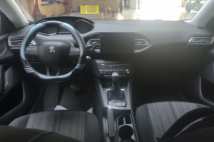 Used Peugeot 308S 2015 1.2T Automatic Shangchi Edition Center Console
