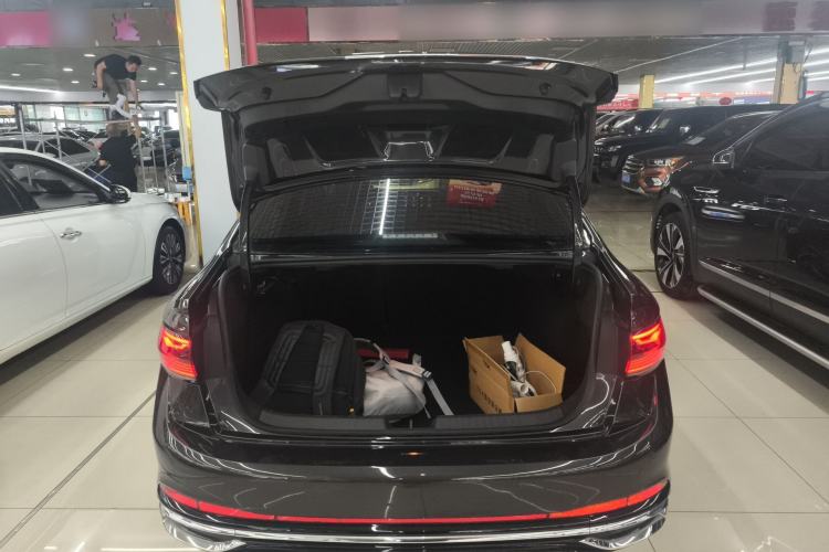 Used Volkswagen Sagitar 2025 300TSI DSG Excellence Edition Trunk