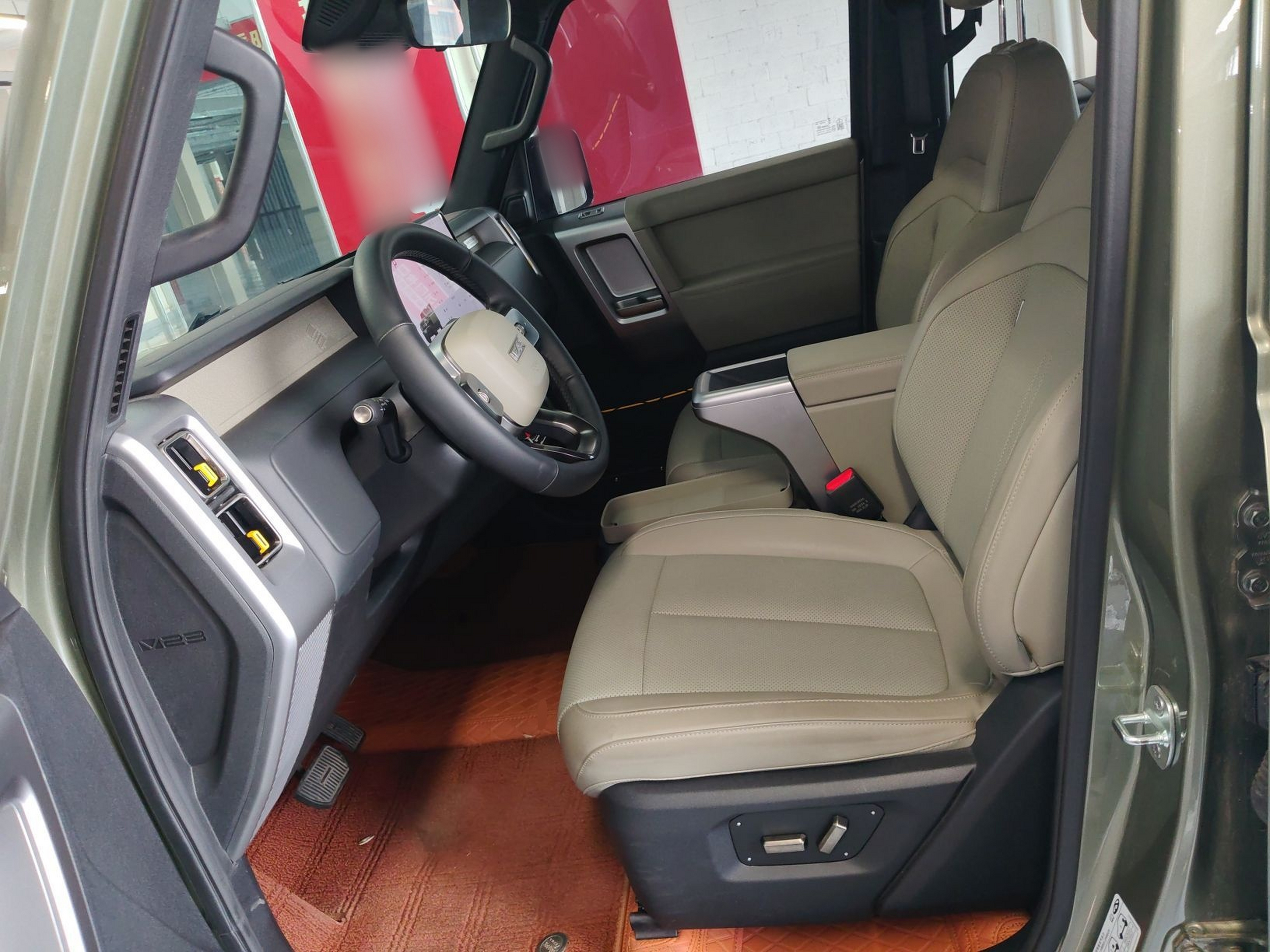 المقاعد الأمامية داخل السيارة