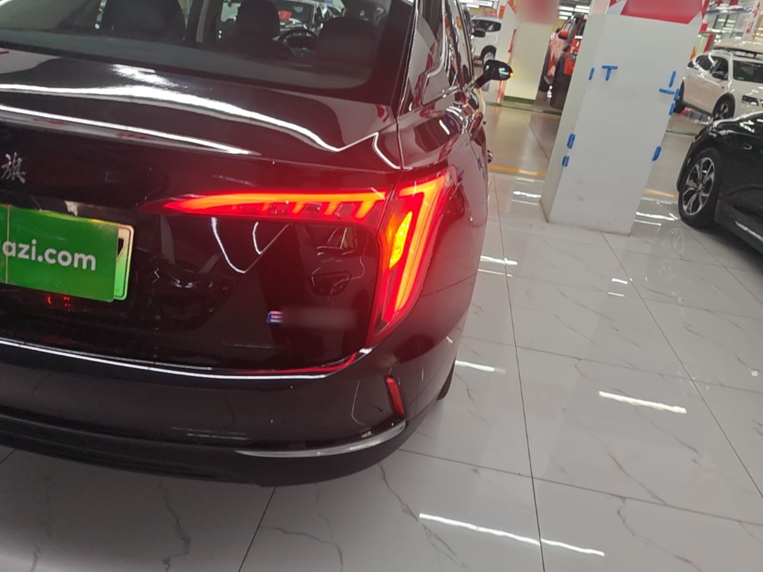 Hongqi E-QM5 2023 Revised Version Basic Travel Edition — снимка 9