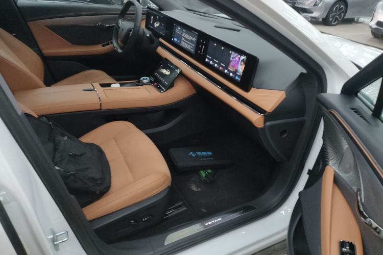 Used VOYAH PASSION 2024 PHEV Four-Wheel Drive Ultra-Long Range Flagship Model Right Front Seat