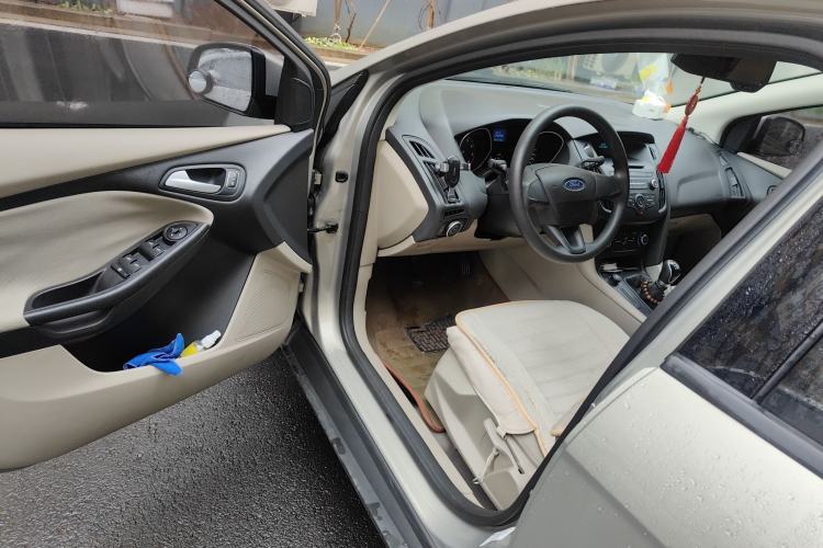 Used Ford Focus 2015 Sedan 1.6L Manual Comfort Model