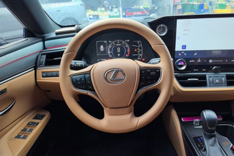 Used Lexus ES 2025 200 Premium Edition