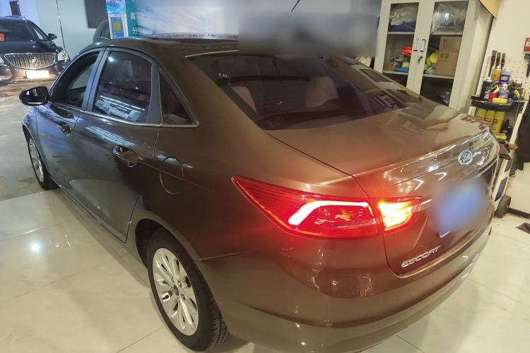 Used Ford Escort 2015 1.5L Automatic Fashion Model