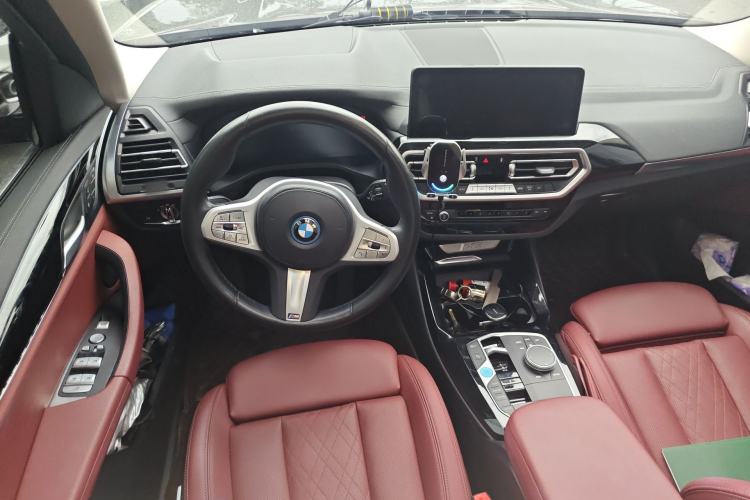 Used BMW iX3 2023 Leading Model Center Console