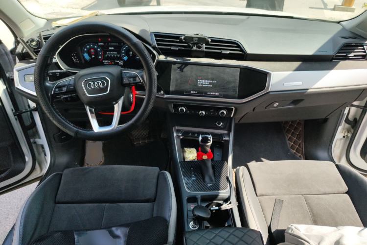 Used Audi Q3 2022 35 TFSI Progressive Dynamic Edition
