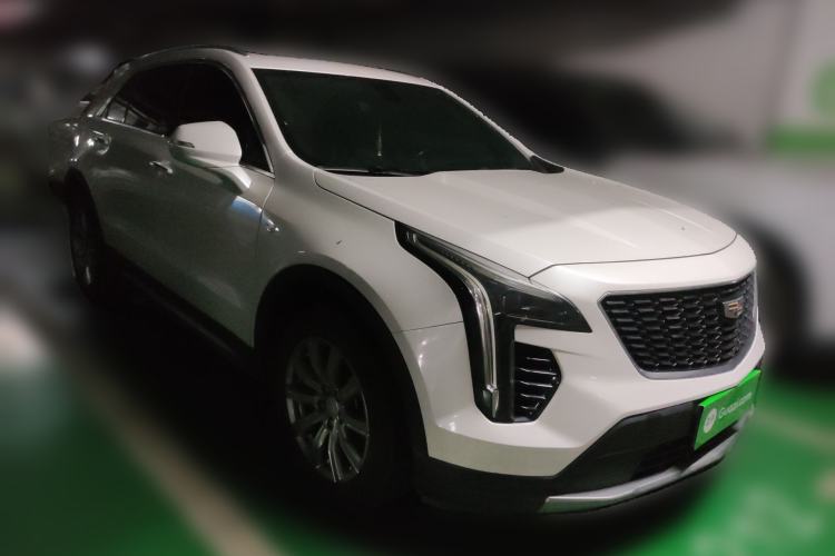 Used Cadillac XT4 2020 28T Two-Wheel-Drive Leading Version Front Right 45 Deg