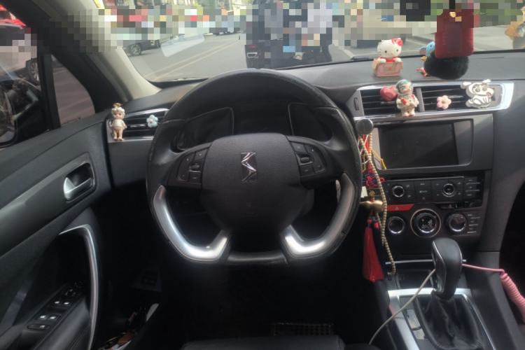 Used DS 6 2014 1.6T Luxury Edition THP160 Steering Wheel