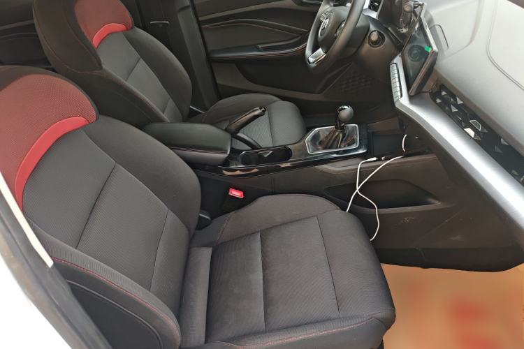 Used MG 5 2023 180 DVVT Manual Fashion Edition
