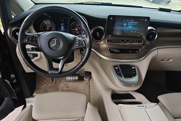 Used Mercedes-Benz V-Class 2022 V 260 Prestige Edition Steering Wheel