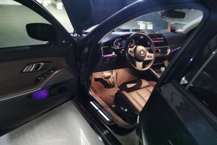 Used BMW 3 Series 2020 325i M Sport Night Edition package Driver Seat