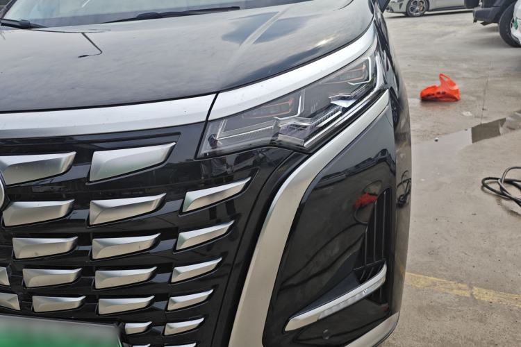 Used Denza D9 2024 DM-i 980 Four-Wheel Drive Prestige Model Left Front Headlight