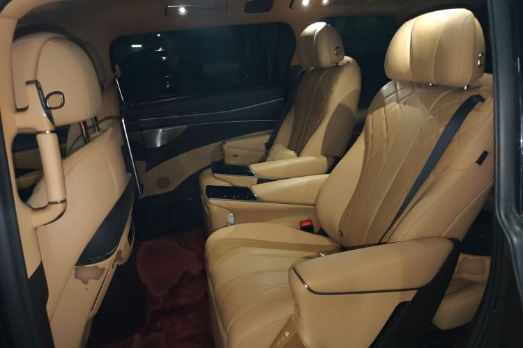 Used Denza D9 2025 DM-i Intelligent Drive 1020 Four-Wheel Drive Prestige Model
