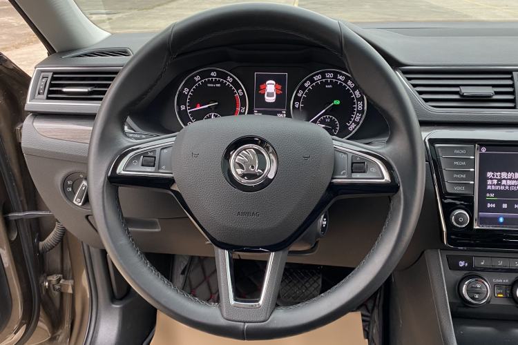 Used Skoda Superb 2016 TSI280 DSG Champion Edition
