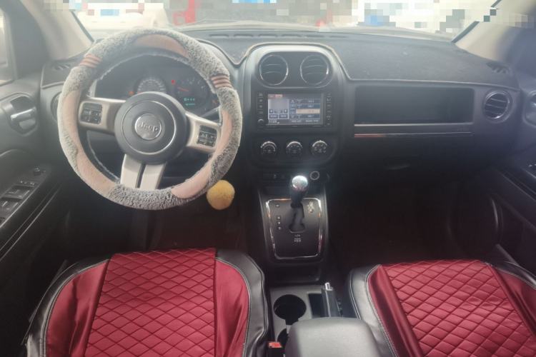 Used Jeep Compass 2011 2.4L four-wheel drive Comfort version