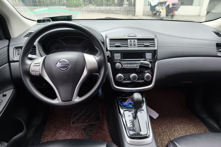 Used Nissan Tiida 2016 1.6L CVT Cool Dynamic Edition
